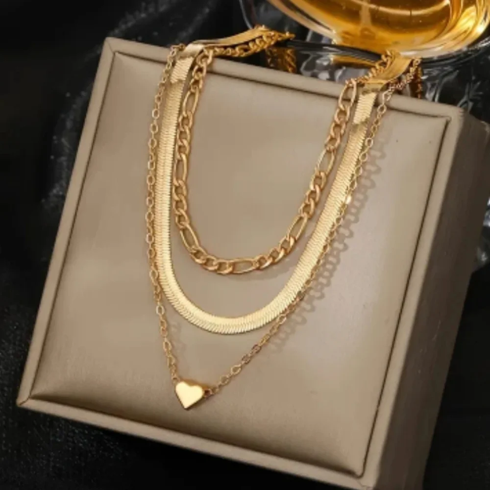 Gold Layered Heart Pendant Necklace - Picture 3 of 6